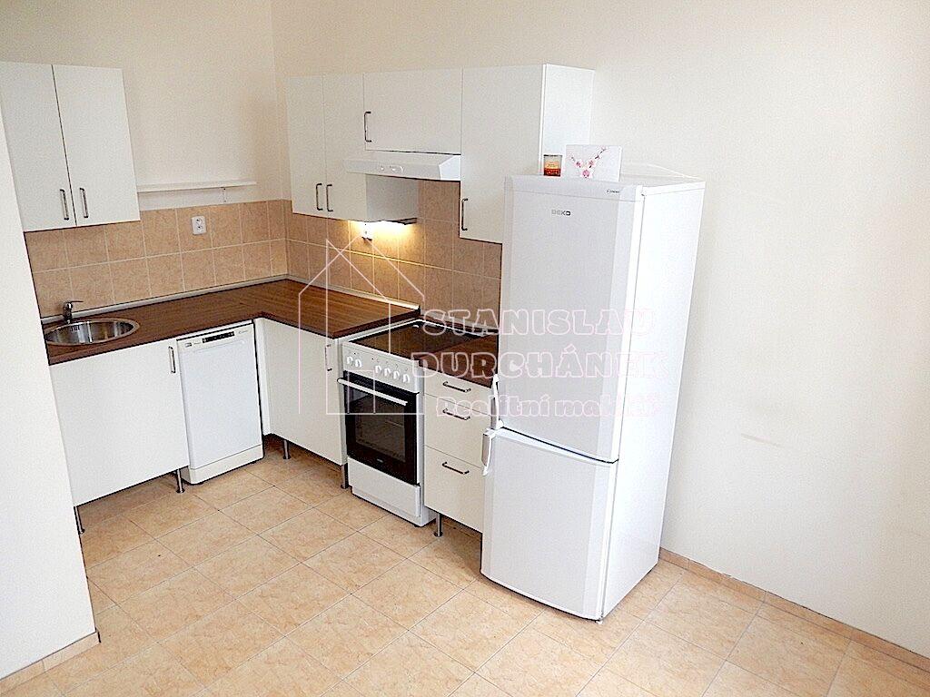 Pronájem prostorného bytu 2+kk, 85 m2 + balkon 2 m2, Praha 8-Karlín, ul. Sokolovská