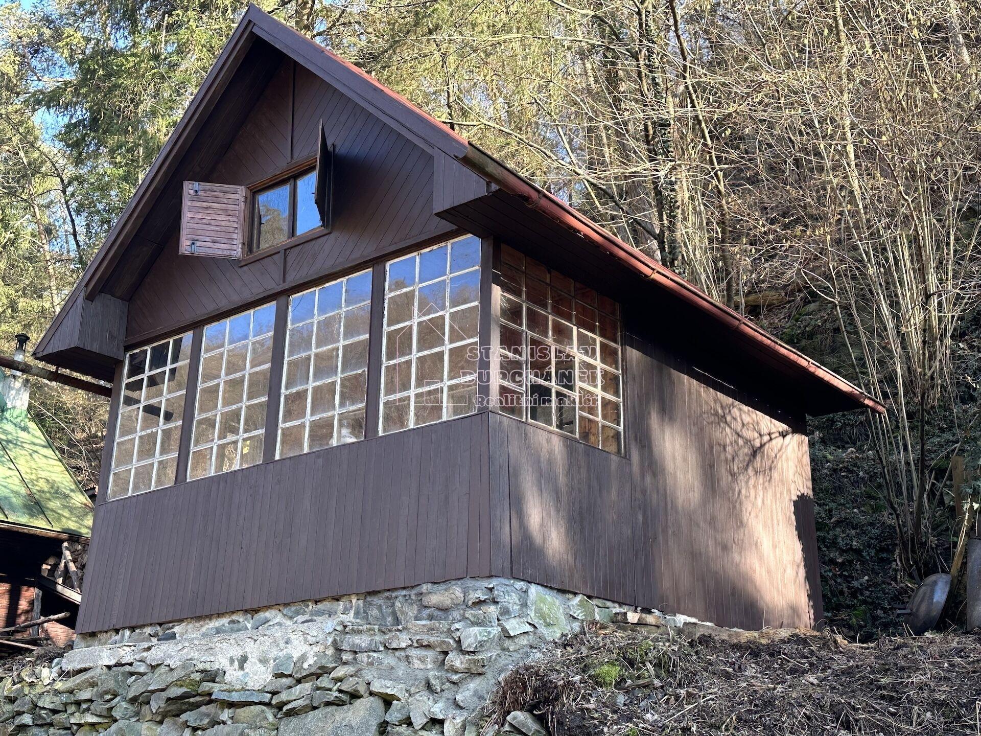 Prodej útulné chaty v první řadě u řeky Sázavy – Kamenný Přívoz, část Hostěradice