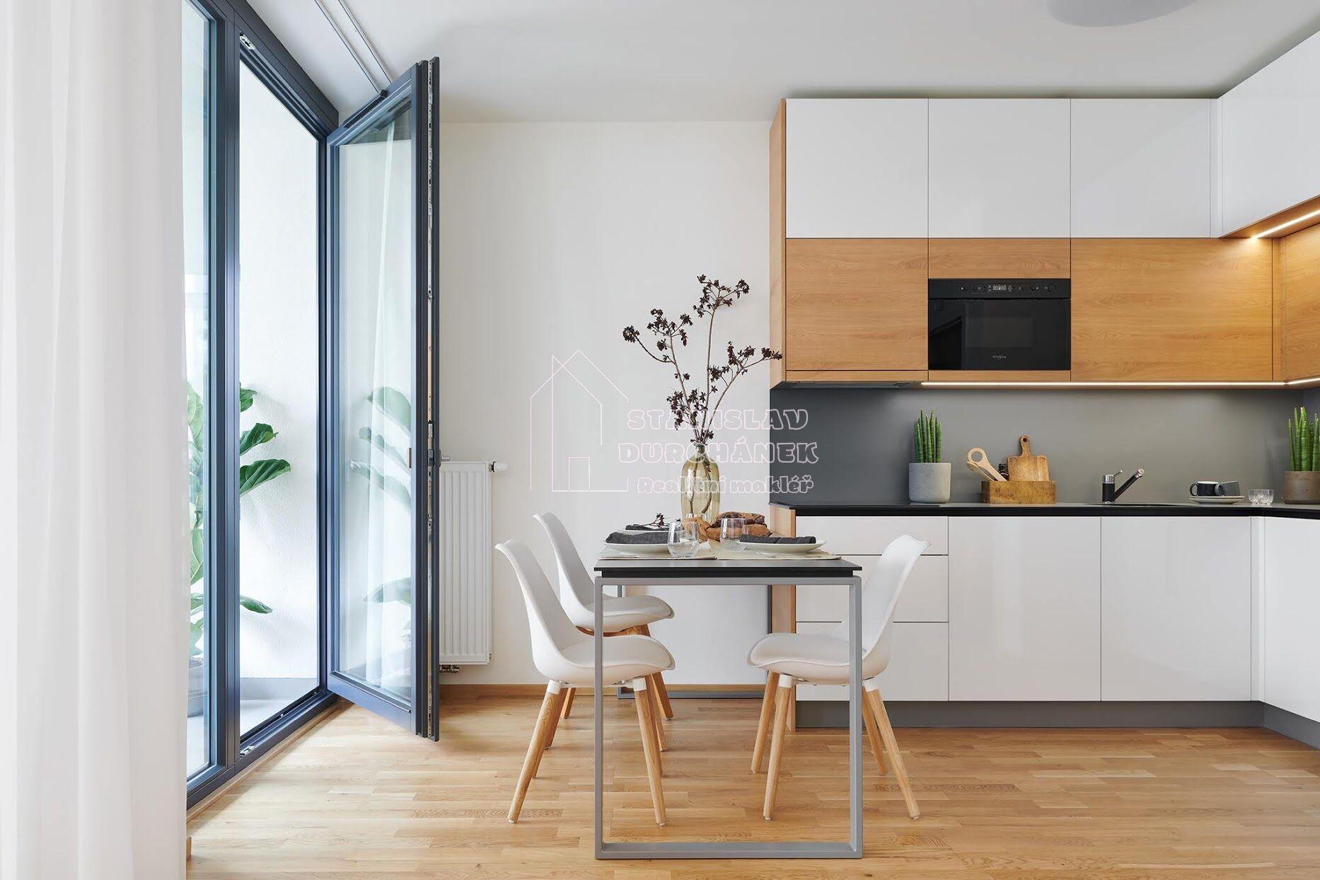 Pronájem vybaveného bytu 1+kk s lodžií, Praha 8-Střížkov, ulice Střížkovská, 5 minut od metra