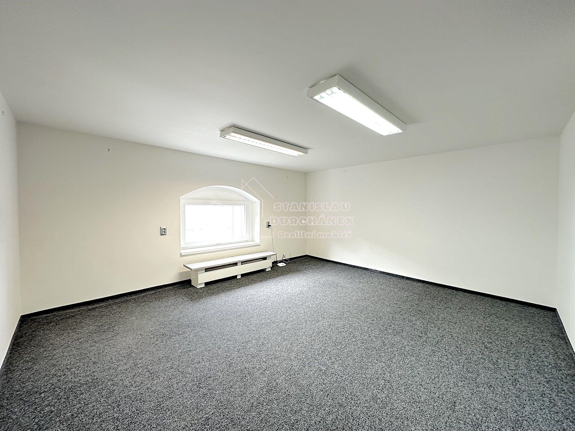 Pronájem kanceláře 17,4 m2, Praha 8-Karlín, ul. Thámova, 2 min od metra Křižíkova