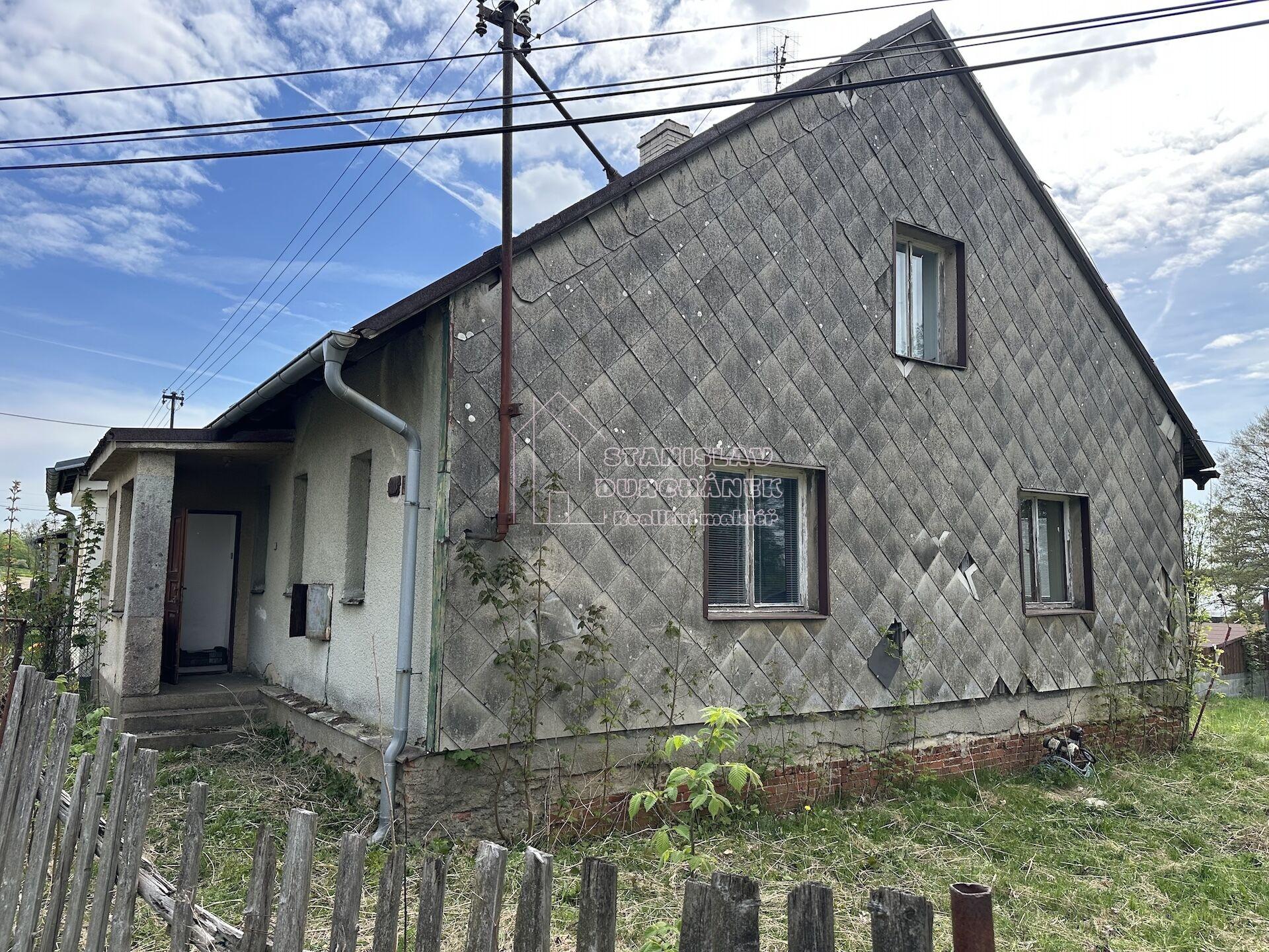 Rodinný dům k rekonstrukci, 104 m2 zastavěné plochy, Lobzy u Březové, 6 km od Sokolova, 20 km od KV