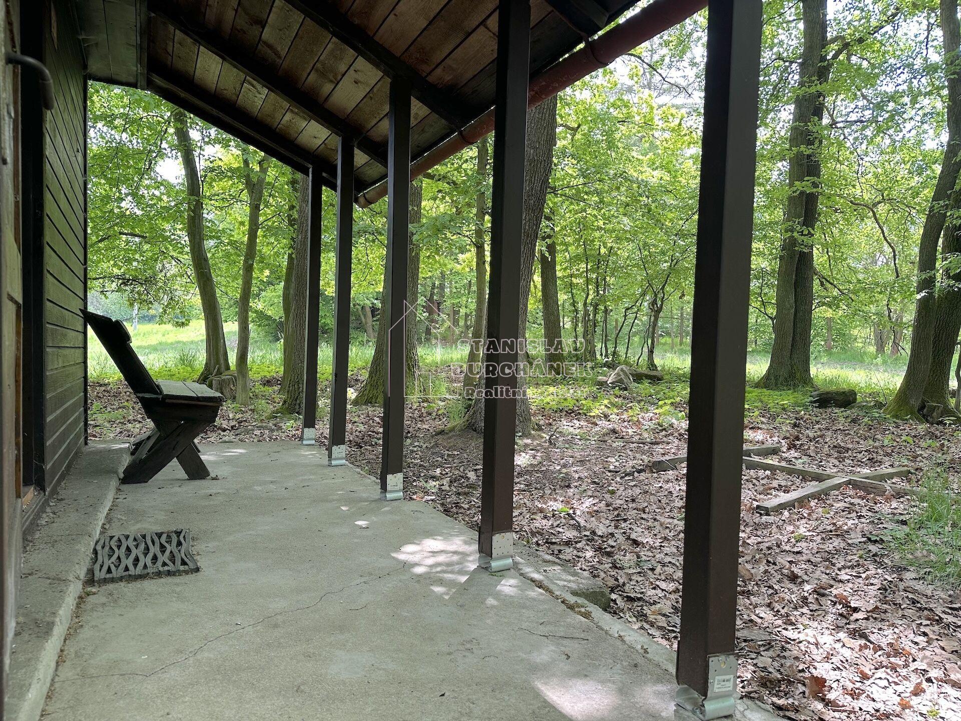 Prodej chaty 29 m², Pohoří (Skalsko), okr. Praha-západ, 12 km od D0 - Pražského okruhu