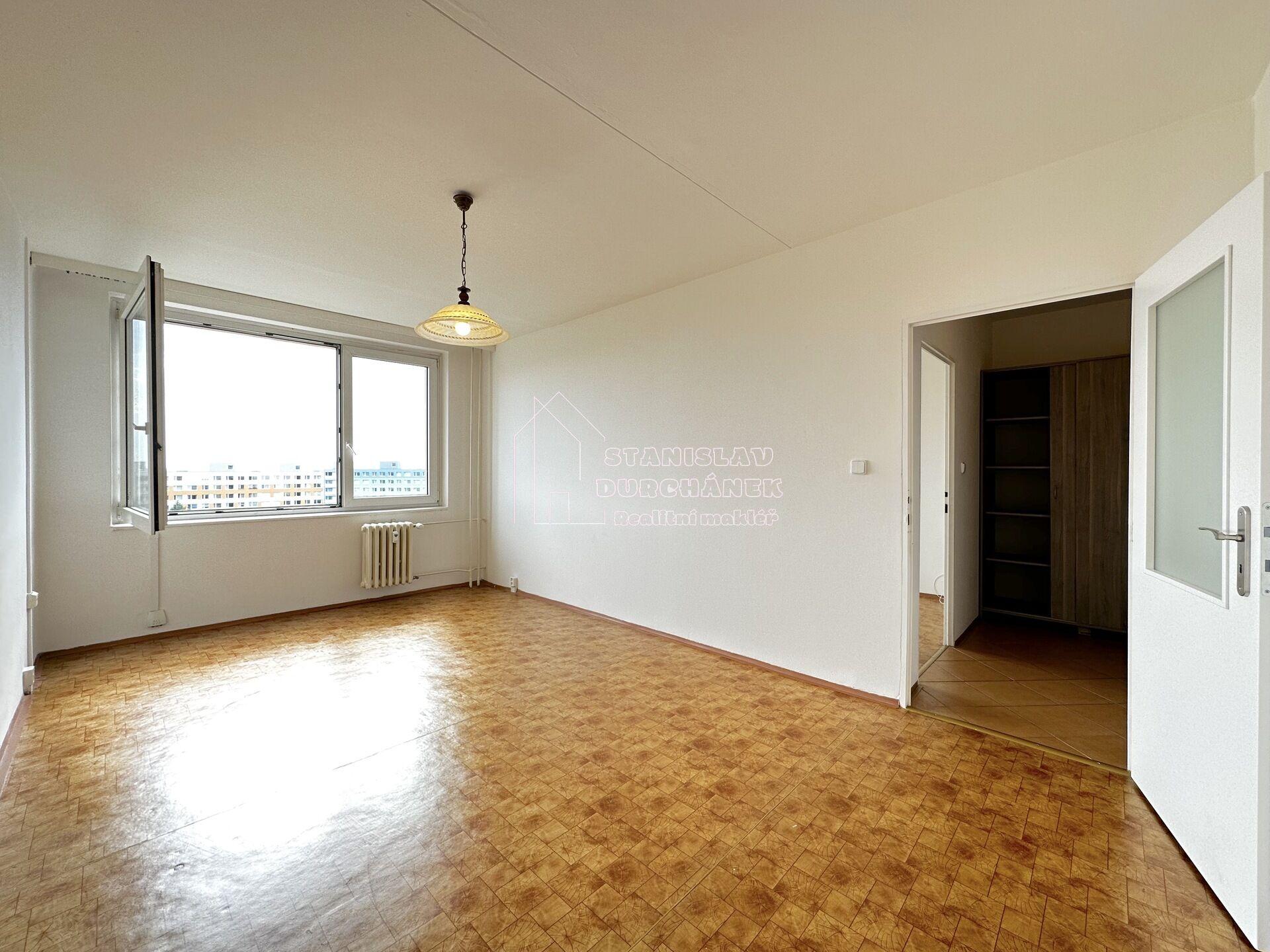 Pronájem nevybaveného bytu 2+kk, 44 m2, Praha 13-Stodůlky (Luka), ul. Trávníčkova