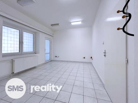 obrazek-whatsapp-2024-11-26-v-21-29-23-918435c5.jpg | Pronájem - obchodní prostor, 58 m²