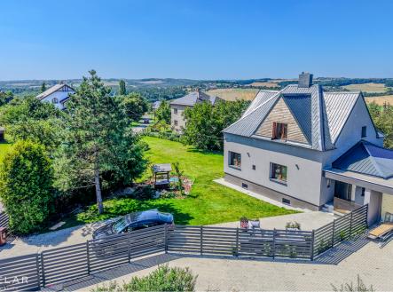 dji-fly-20250811-132314-0761-1754914922493-aeb-hdr.jpg | Prodej - dům/vila, 294 m²
