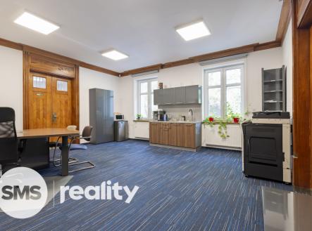 0f2a2562.jpg | Prodej - obchodní prostor, 1 360 m²