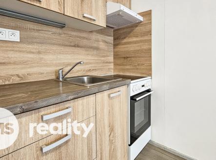 20251112-104400-0.jpg | Pronájem bytu, 1+kk, 27 m²