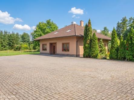 na-fotografii-je-vyfocen-z-202606221027.jpeg | Prodej - dům/vila, 204 m²