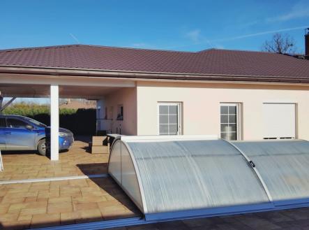 a19e9c15-9f9a-4a77-858d-b1b11c94398d.jpg | Prodej - dům/vila, 194 m²
