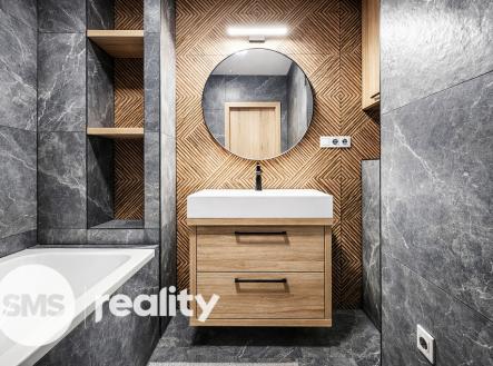 20251229-1103-modern-bathroom-design-remix-01kdmrz71eear9p6wq23ceh00w.png | Prodej bytu, 3+1, 76 m²