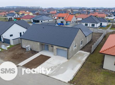 dji-20260219160952-0694-d.jpg | Prodej - dům/vila, 212 m²