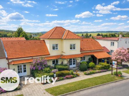 Letecký pohled na přední část nemovitosti | Prodej - jiné, 665 m²
