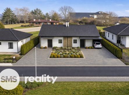 modern-dum-v-predmesti-s-krasnou-zahradou-1.png | Prodej - dům/vila, 67 m²