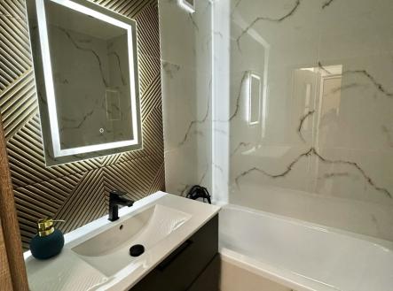 att.pch8w7mvevemz0oicuhhhh-4em8ogkoga-kw3jphfge-1.jpg | Pronájem bytu, 2+1, 53 m²