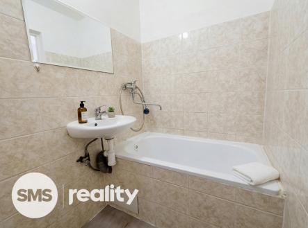 gemini-generated-image-ntv7aqntv7aqntv7.jpeg | Prodej bytu, 1+kk, 35 m²