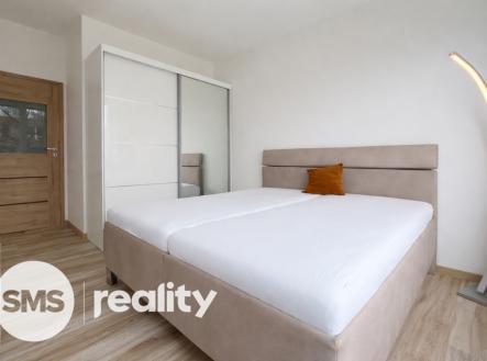 chatgpt-image-12.4.2026-15-42-50.png | Pronájem bytu, 3+1, 61 m²