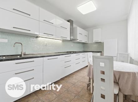 a-high-resolution-photograph-202604140945.jpg | Pronájem bytu, 3+kk, 92 m²