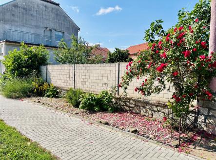 . | Prodej - pozemek pro bydlení, 263 m²