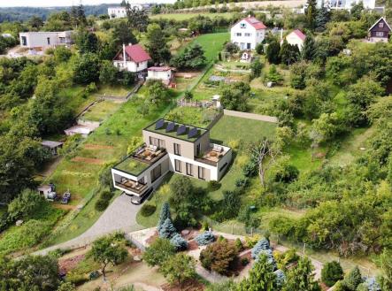 . | Prodej - pozemek pro bydlení, 748 m²