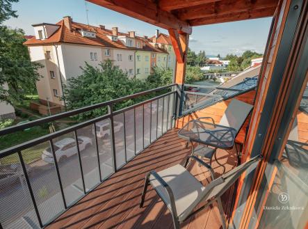 Pronájem bytu, 1+kk, 86 m²