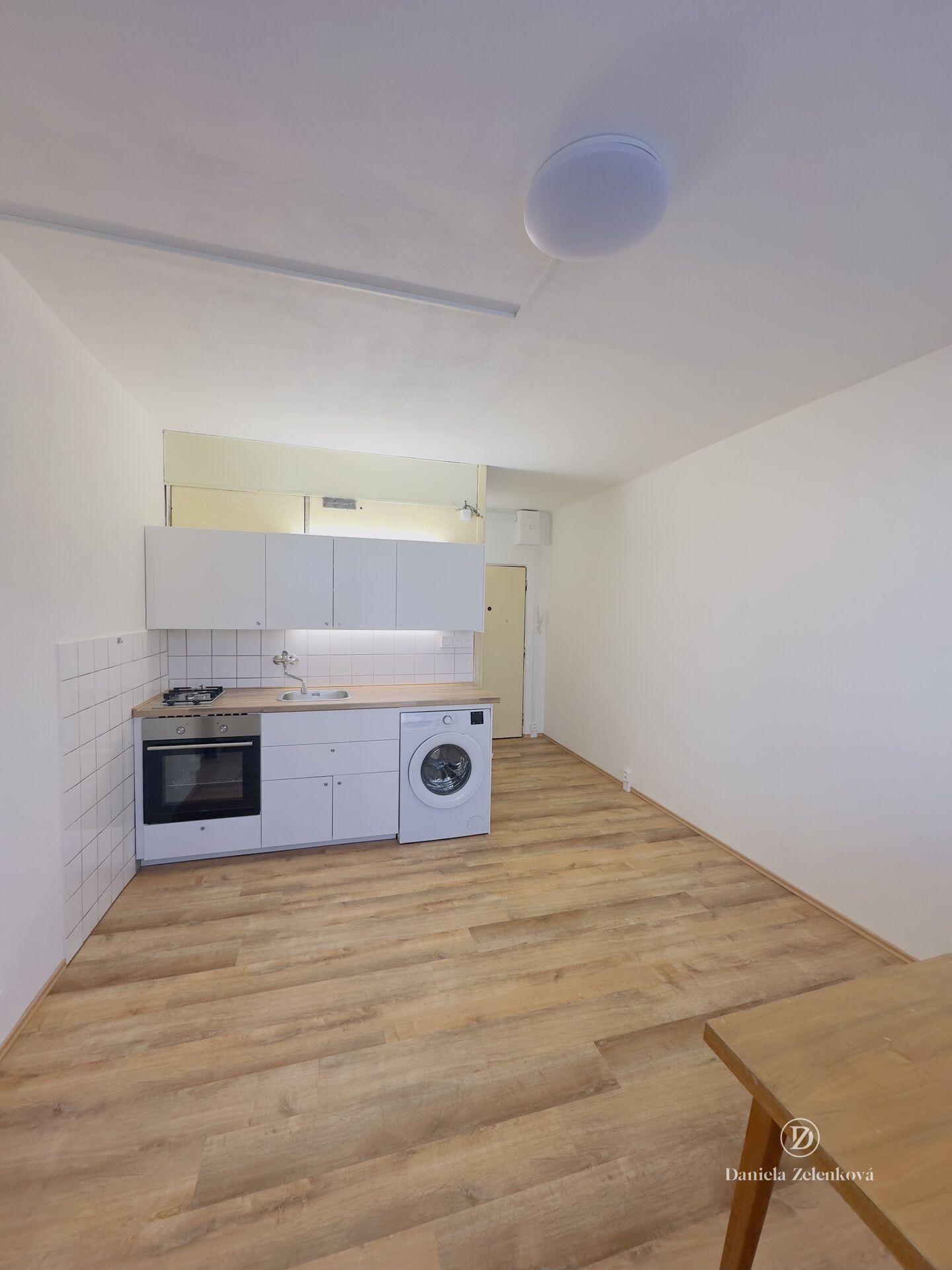 Byt 1+1 v 1. patře , OV, Lidická tř., České Budějovice