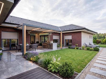 AI home staging | Prodej - dům/vila, 240 m²
