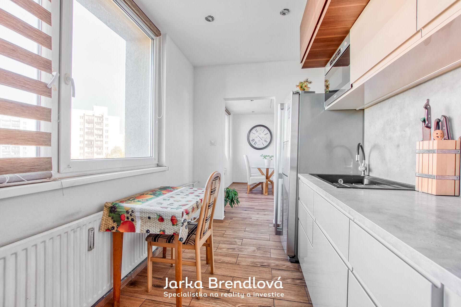 prodej bytu 3+1 s balkónem ( družstevní )