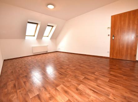 Pronájem bytu, 2+1, 77 m²