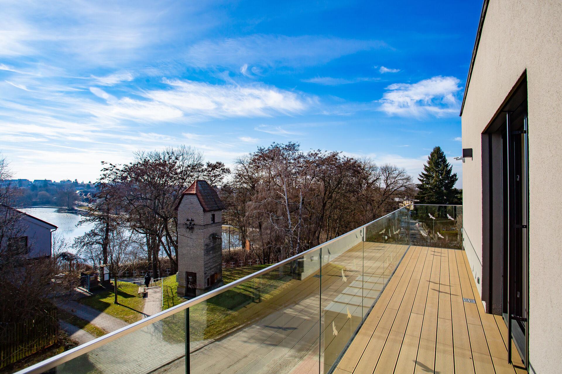 Nový nadstandartní byt 1+kk/T, 55,8 m2, ul. Přemyslova, Říčany u Prahy