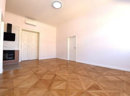 Pronájem bytu, 4+kk, 84 m²