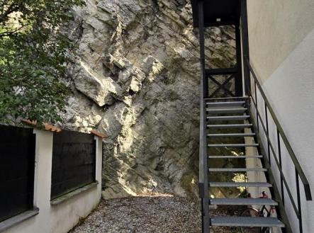 PŽ 1 pohled na okna ze zahrady 2.jpg | Prodej bytu, 3+kk, 85 m²