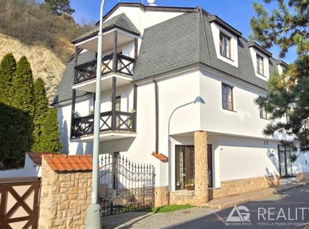 PŽ 6 dům 1.jpg | Prodej bytu, 3+kk, 88 m²