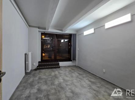 20251109_170120.jpg | Pronájem - kanceláře, 18 m²