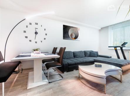 P1057102-HDR.jpg | Prodej bytu, 3+1, 77 m²