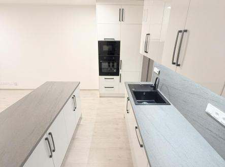 Pronájem bytu, 1+kk, 39 m² obrázek