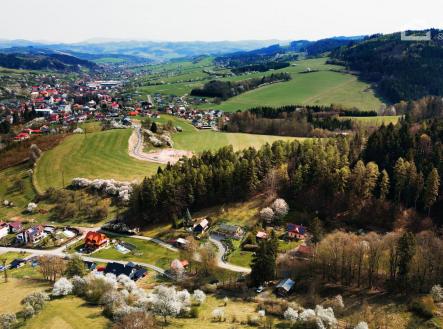 02 - dron z dalky.jpg | Prodej - pozemek pro bydlení, 1 611 m²