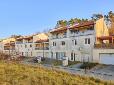 Pohled dům | Prodej bytu, 3+kk, 72 m²