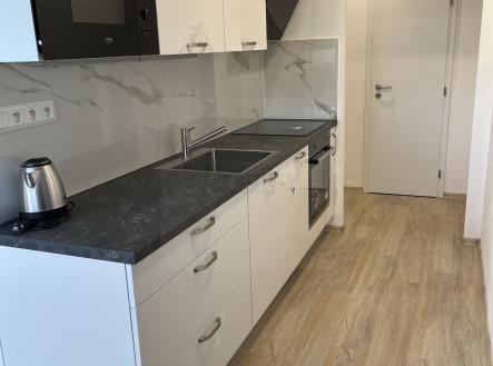 kuchyňská linka | Pronájem bytu, 2+1, 55 m²