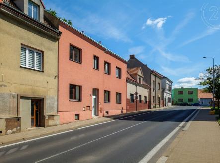 . | Prodej - nájemní dům, 158 m²