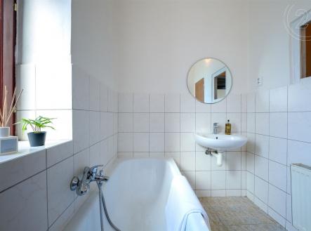 . | Prodej - nájemní dům, 158 m²