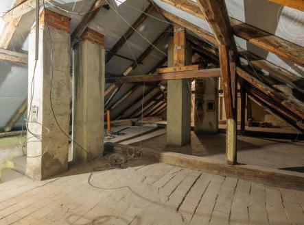 . | Prodej - dům/vila, 333 m²