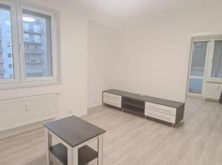 WhatsApp Image 2025-12-29 at 11.01.55.jpeg | Pronájem bytu, 3+1, 75 m²