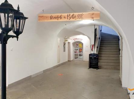 ZN 14, vstupní prostor 2.jpg | Pronájem - obchodní prostor, 90 m²