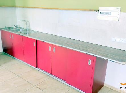 Gemini_Generated_Image_7f6qhu7f6qhu7f6q.jpg | Pronájem - kanceláře, 25 m²