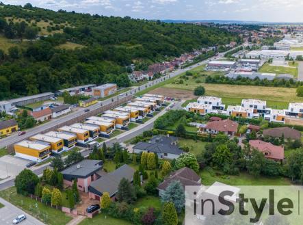 DJI_20250620110928_0311_D_VYKYMEDIA-2.jpg | Prodej bytu, 3+kk, 81 m²