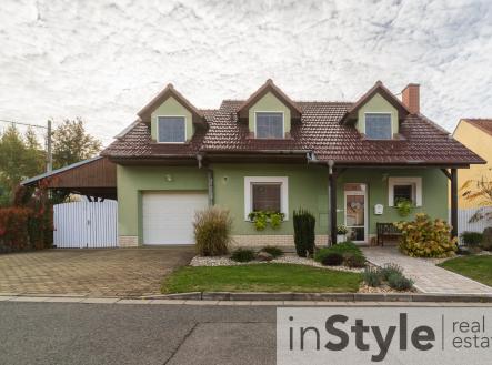 web_053_20241025_Reality_RD_Kunovice_Na_Zelnickach-541.jpg | Prodej - dům/vila, 197 m²