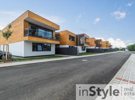 Pronájem bytu, 1+kk, 32 m² obrázek