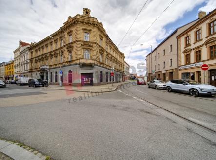 Pronájem - komerční objekt, nákupní středisko, 230 m²