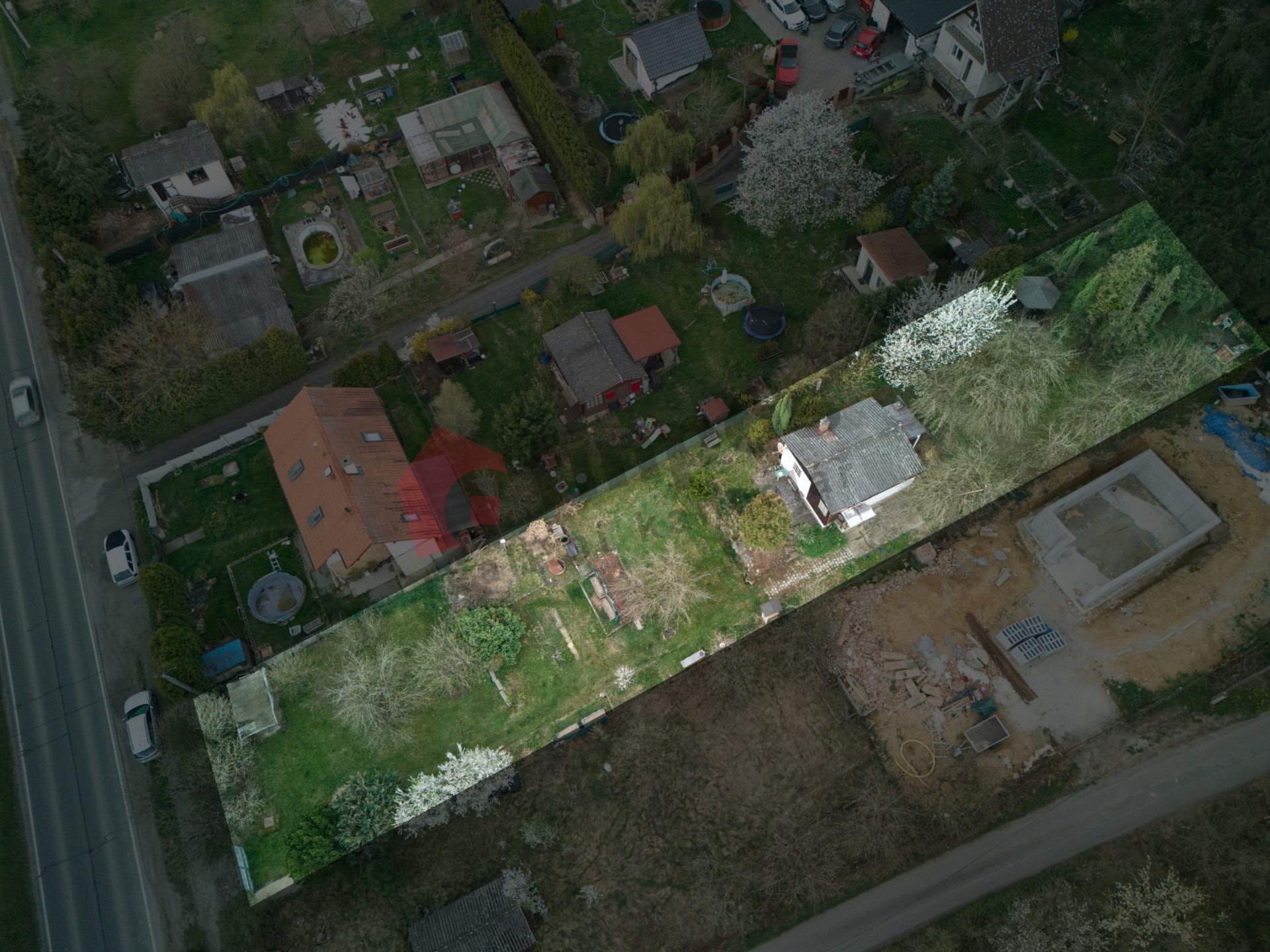 Prodej pozemku 1071m2 s rekreační chatou 39m2  v Plzni