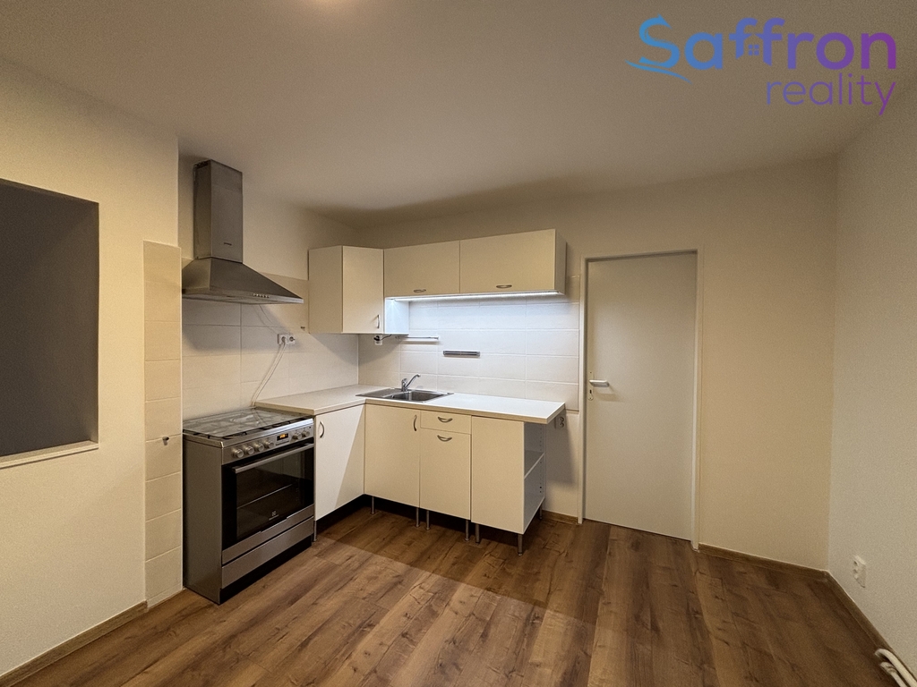 kuchyně a vstup do koupelny